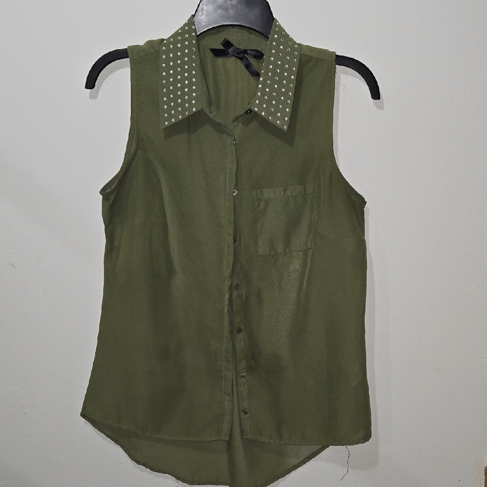 3 For $10: Rue21 Green Sleeveless Embellished Collar Blouse